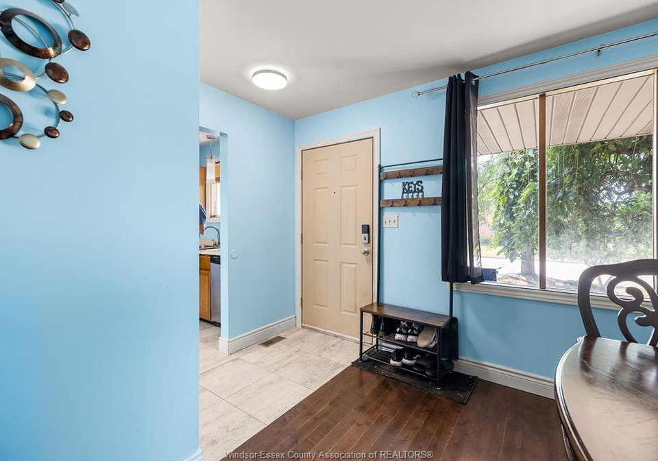 1630-blue-spring-windsor-ontario-26023875