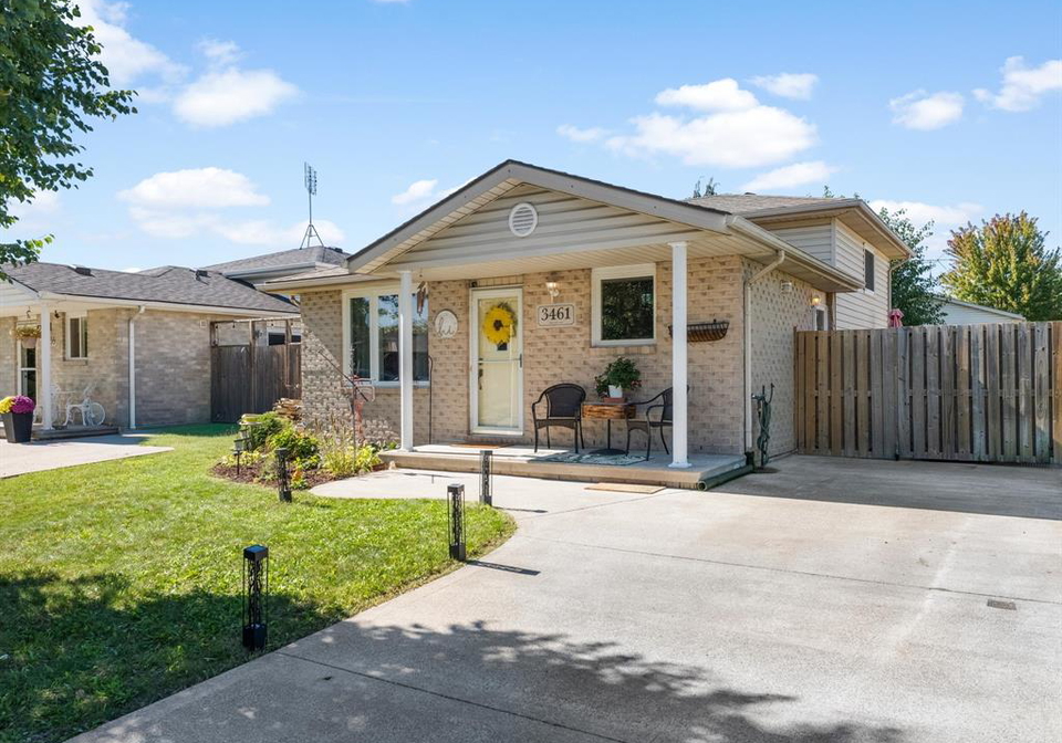 3461-caribou-windsor-ontario-26023877