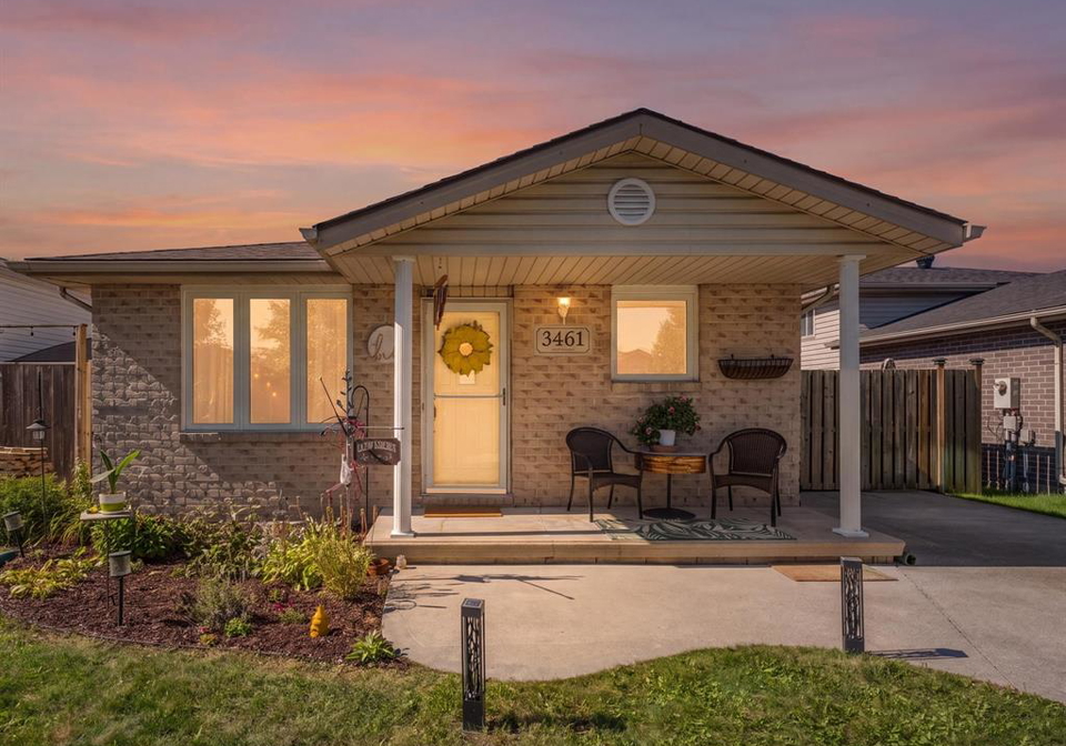 3461-caribou-windsor-ontario-26023877