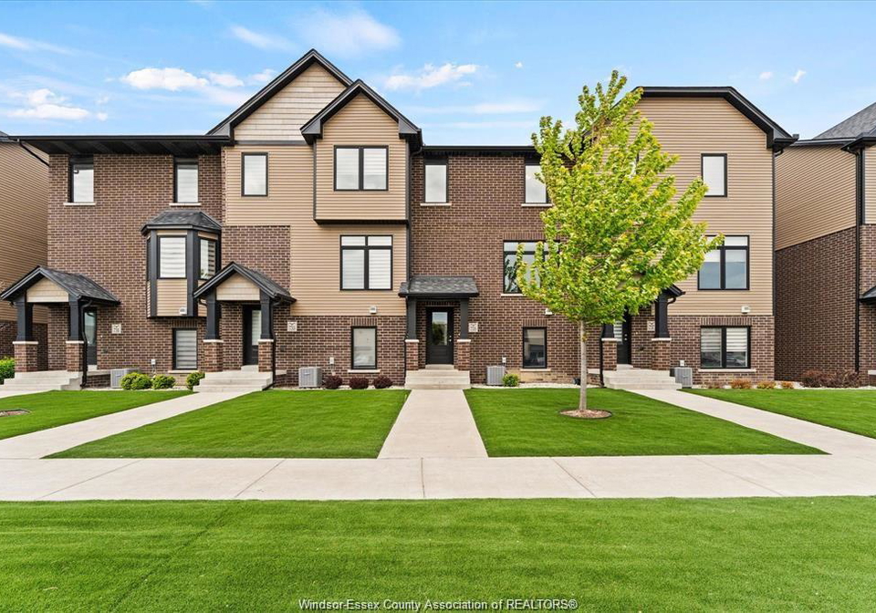 735-brownstone-road-lakeshore-ontario-26023883