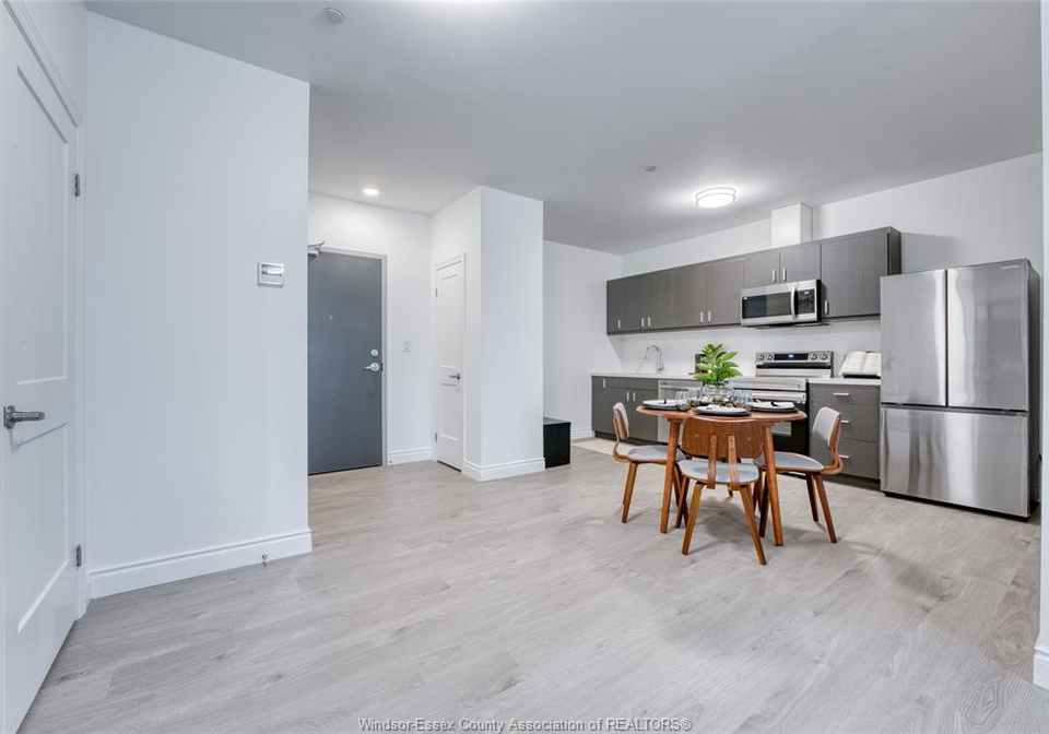 1900-6th-concession-lasalle-ontario-26023888