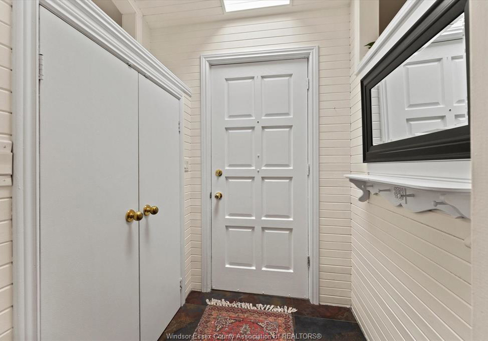 217-arlington-boulevard-tecumseh-ontario-26023889