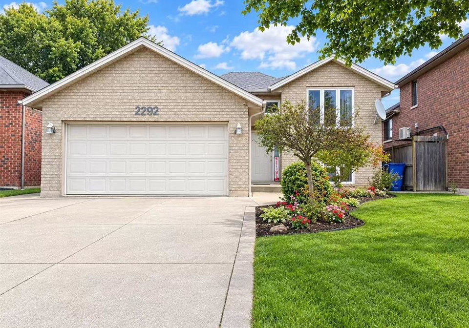 2292-askin-avenue-windsor-ontario-26023910