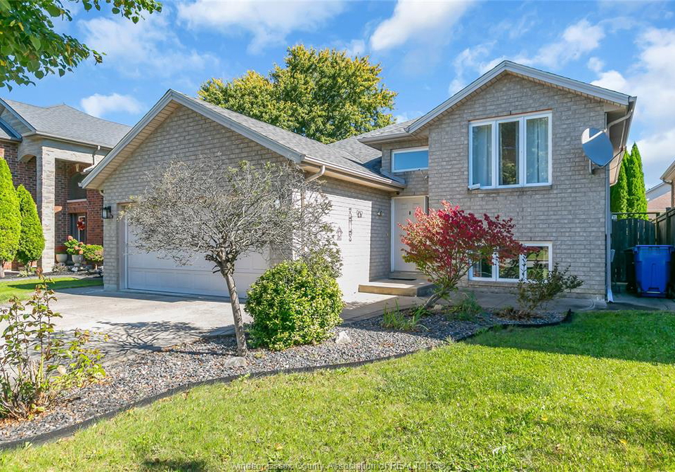 2292-askin-avenue-windsor-ontario-26023910