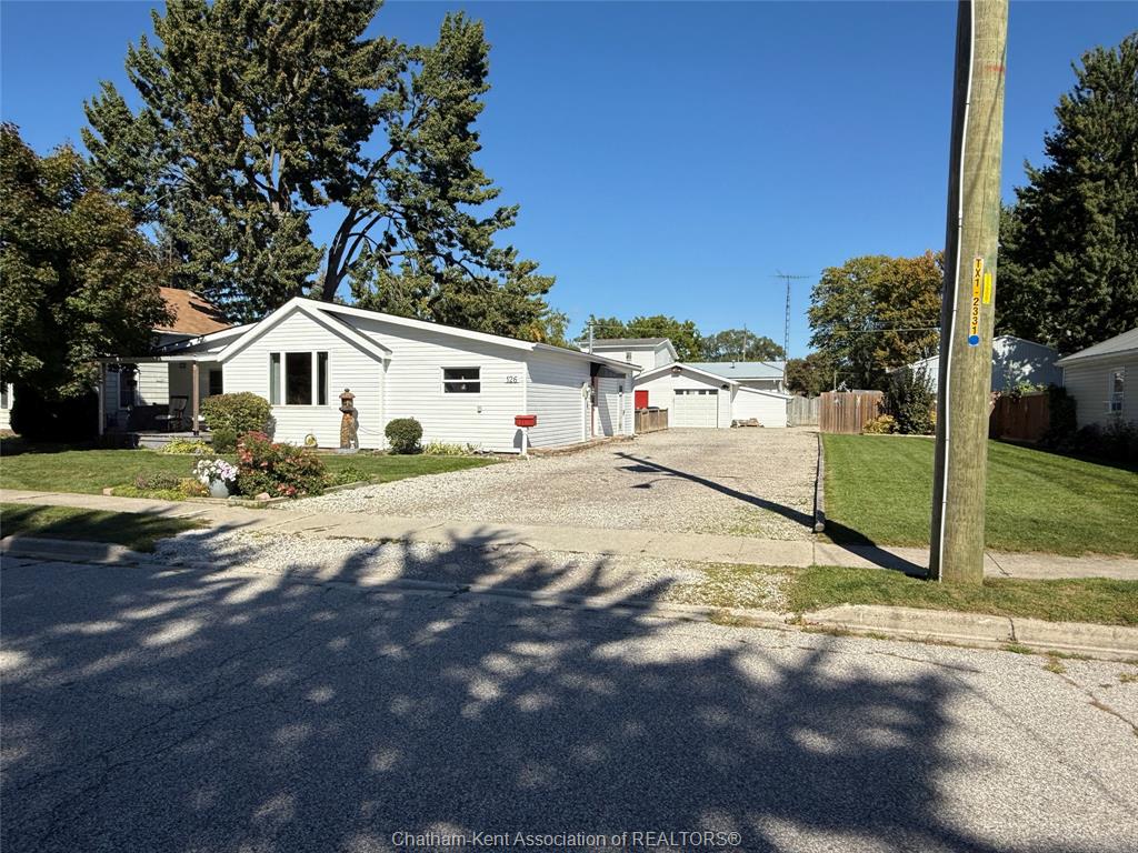 126-122-edwy-street-wallaceburg-ontario-26023919