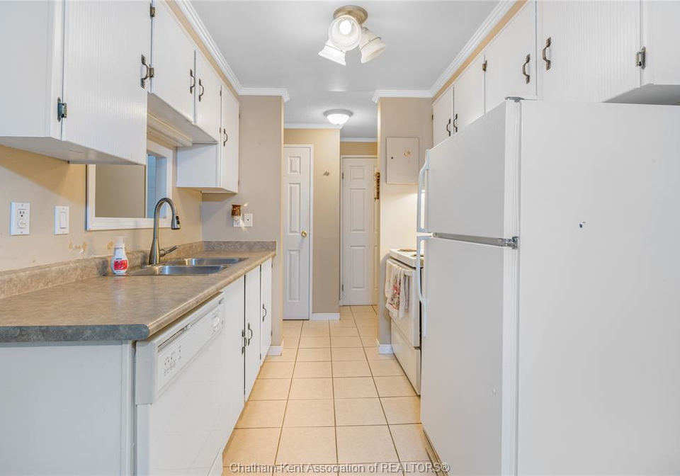 955-grand-avenue-w-chatham-ontario-26023920