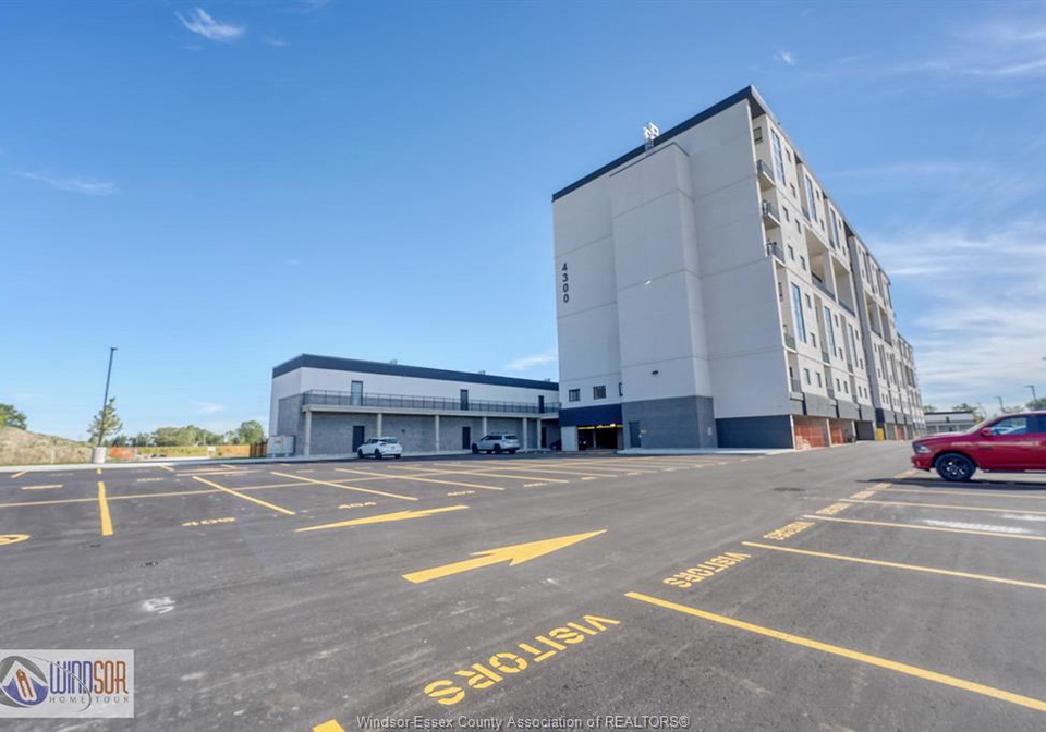 4300-laurier-parkway-lasalle-ontario-26023932