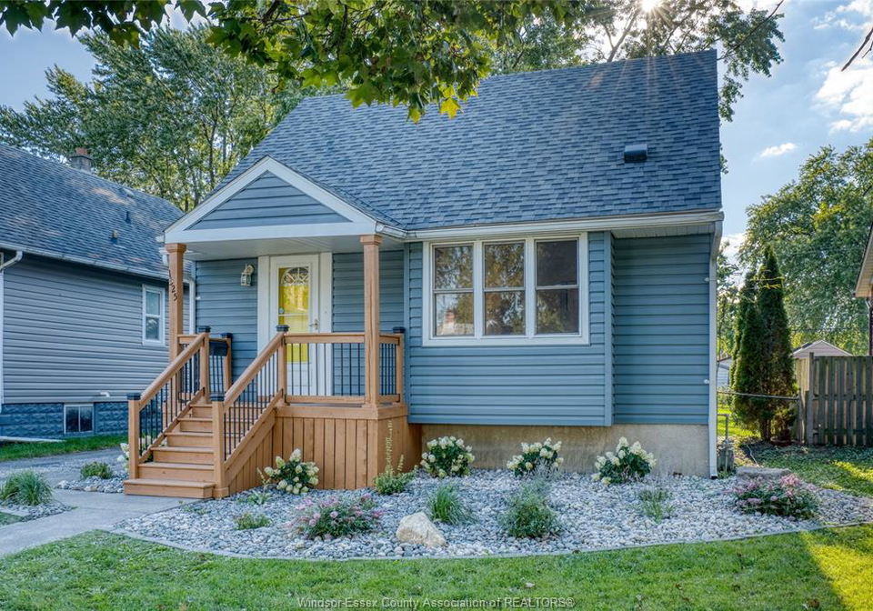1325-bernard-windsor-ontario-26023977