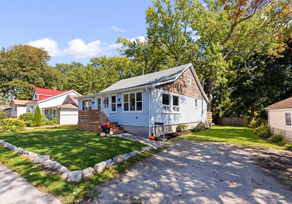 748-scratch-lane-kingsville-ontario-26024017
