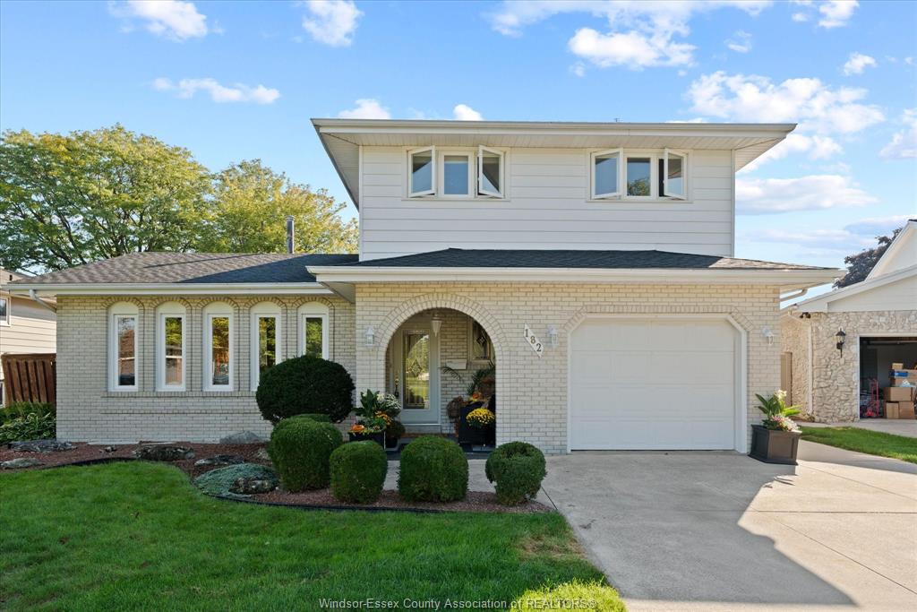 182-centennial-tecumseh-ontario-26024048