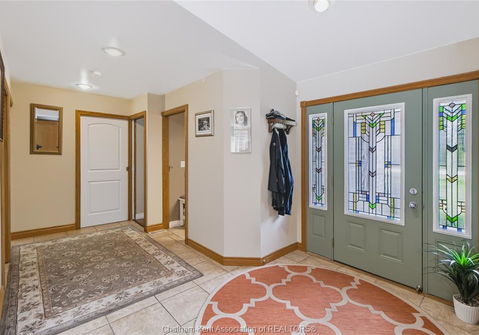 931-charing-cross-road-chatham-ontario-26024050