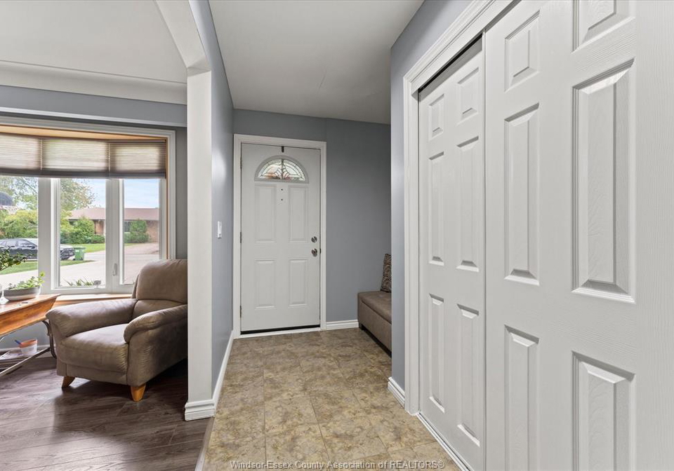 3831-kathleen-windsor-ontario-26024051