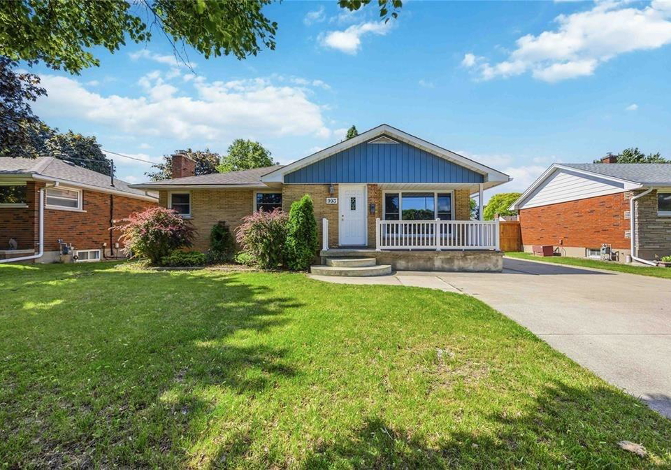 993-highway-drive-sarnia-ontario-26024061