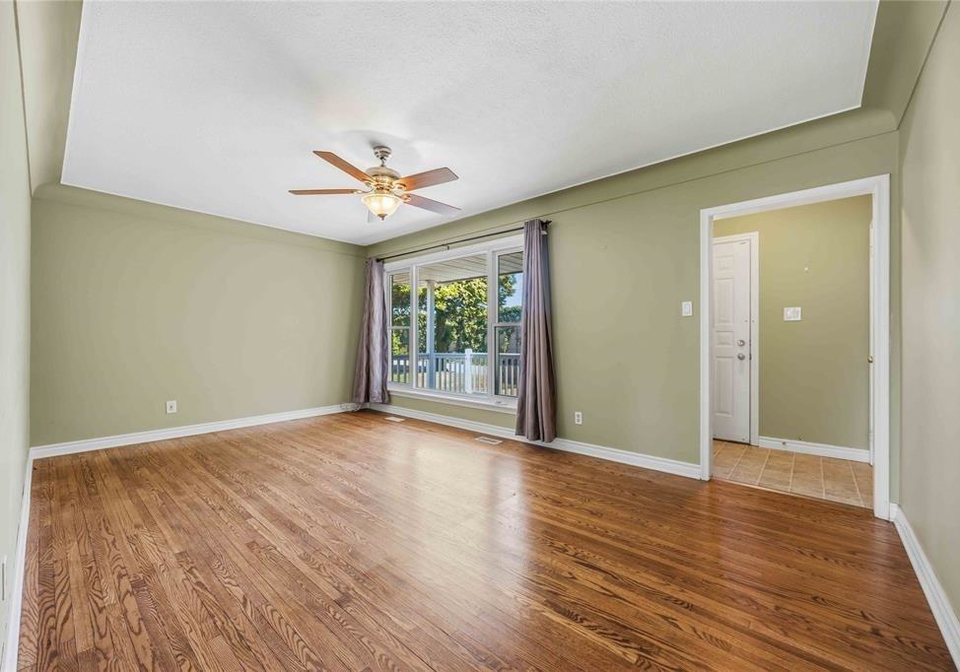 993-highway-drive-sarnia-ontario-26024061