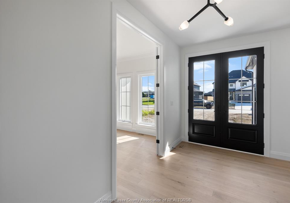 3598-sutton-avenue-windsor-ontario-26024071