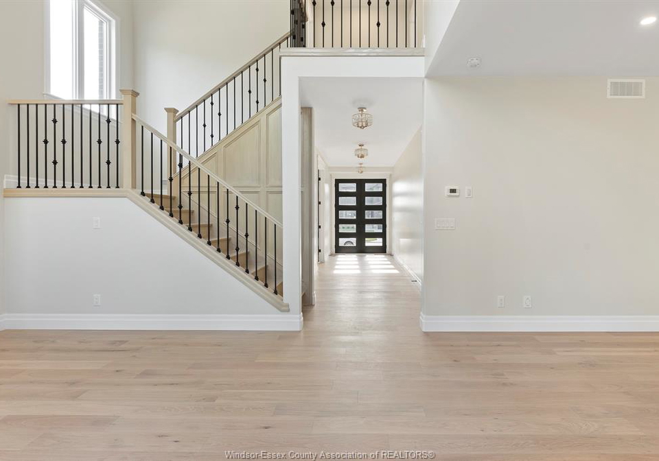 3586-sutton-avenue-windsor-ontario-26024079