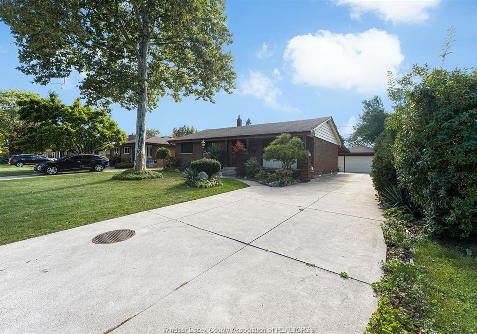 2545-st-patrickss-avenue-windsor-ontario-26024083