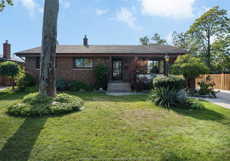 2545-st-patrickss-avenue-windsor-ontario-26024083