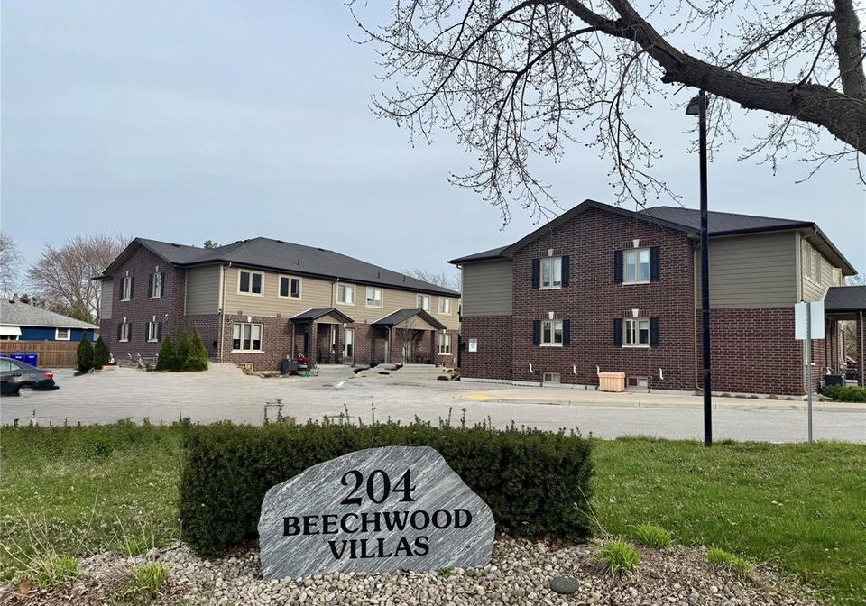 204-beechwood-lakeshore-ontario-26024101