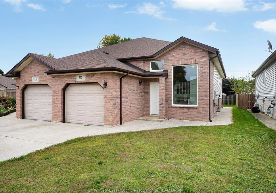 257-dieppe-crescent-kingsville-ontario-26024139
