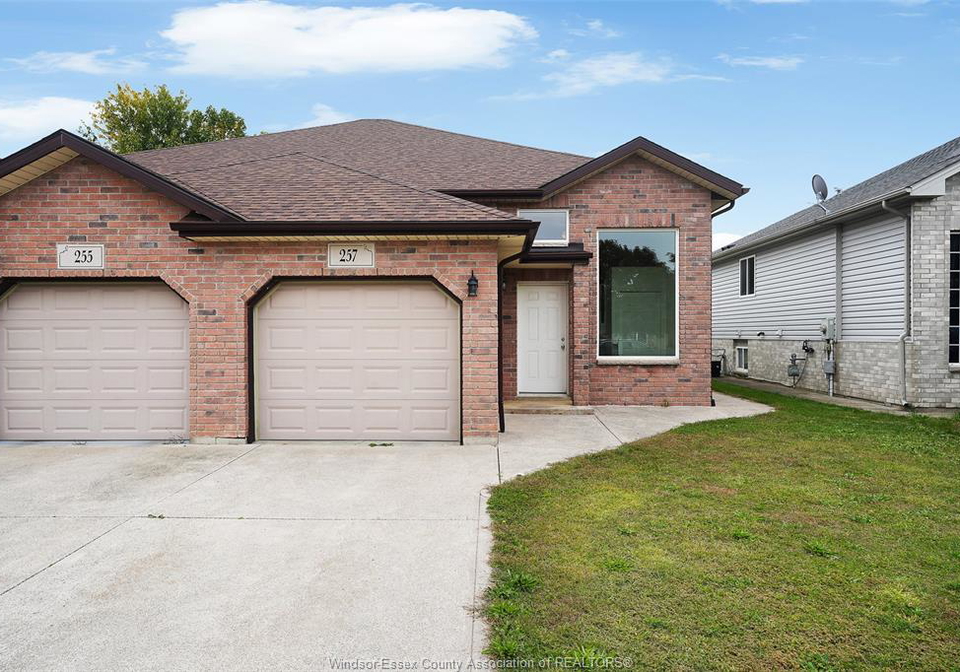 257-dieppe-crescent-kingsville-ontario-26024139