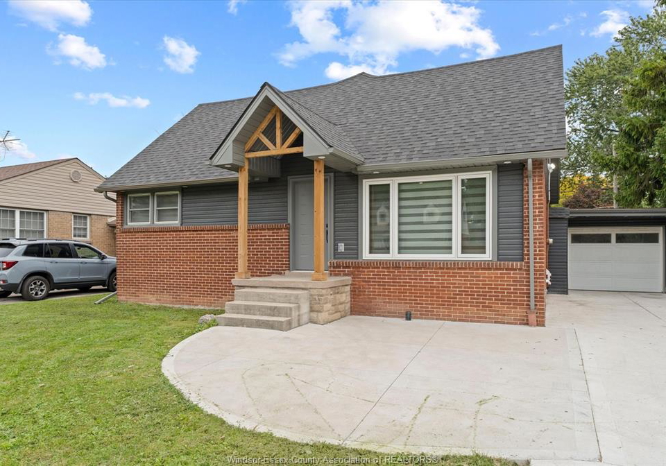 2858-dandurand-windsor-ontario-26024169