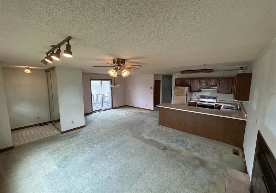 79-parkside-mcgregor-ontario-26024172