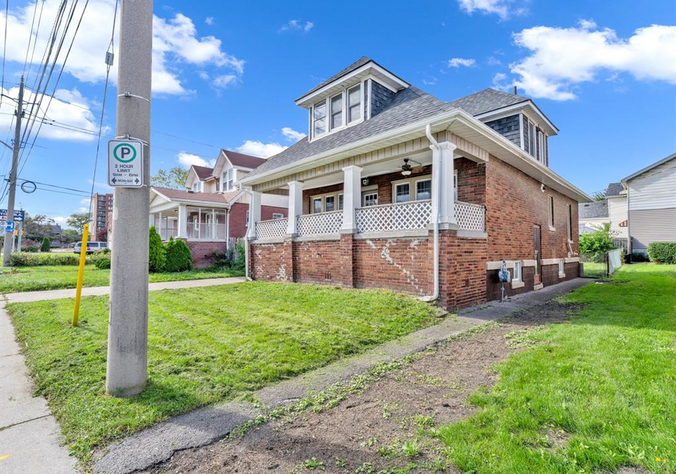 172-giles-boulevard-windsor-ontario-26024175