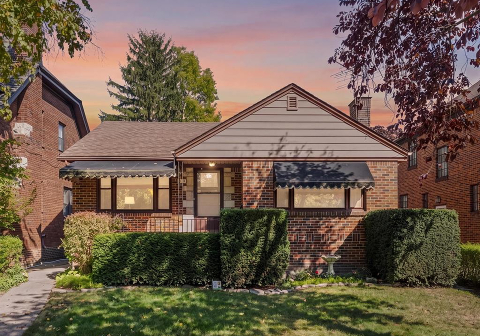 2214-victoria-avenue-windsor-ontario-26024183