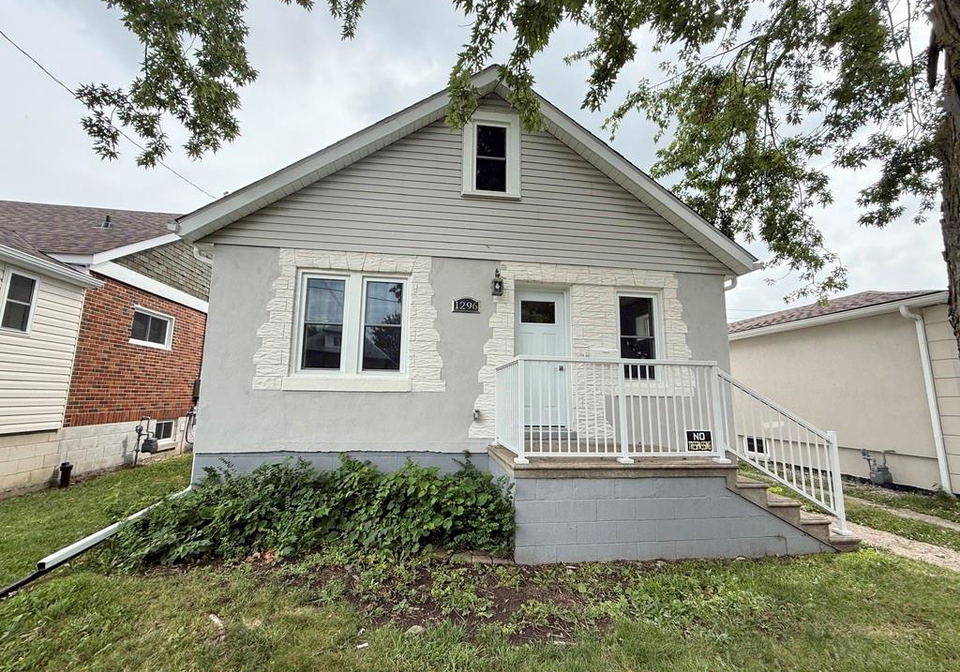 1296-laurendeau-avenue-windsor-ontario-26024196