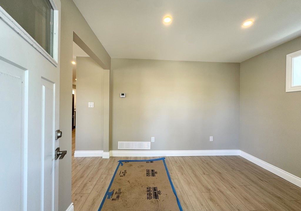 1296-laurendeau-avenue-windsor-ontario-26024196