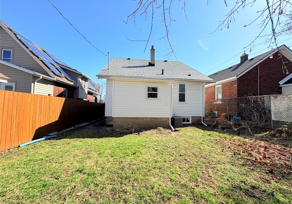 1489-windermere-road-windsor-ontario-26024205
