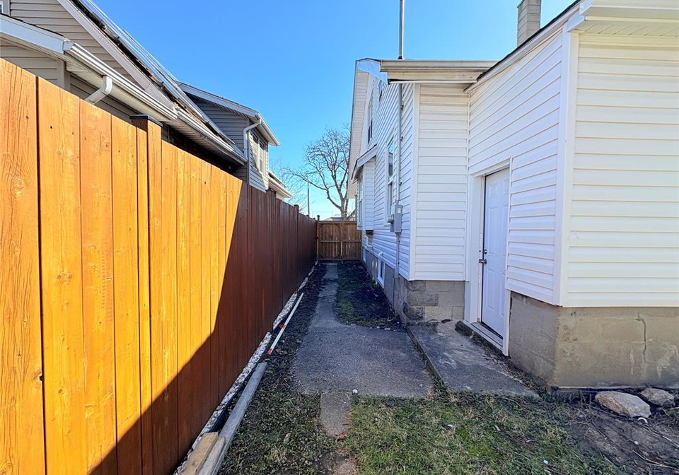1489-windermere-road-windsor-ontario-26024205