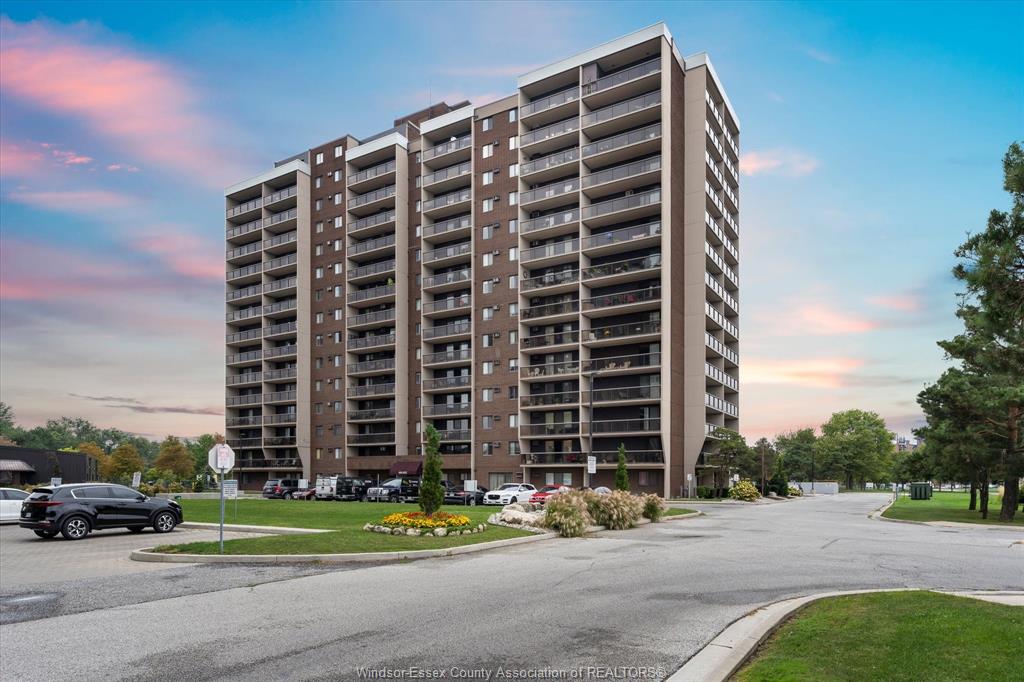 9099-riverside-drive-east-windsor-ontario-26024207