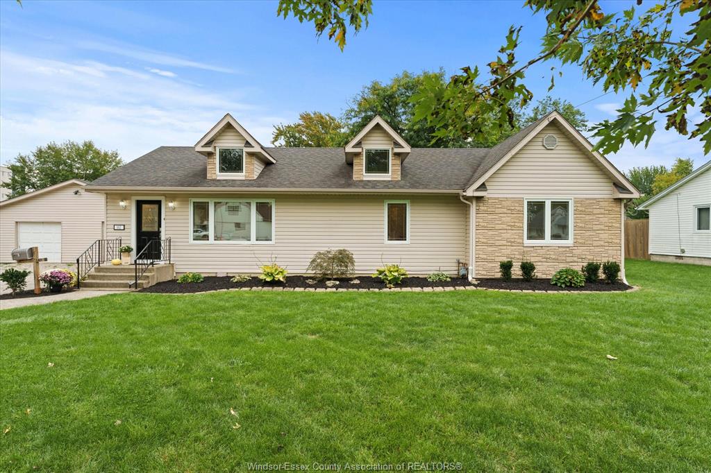 142-centre-street-essex-ontario-26024208