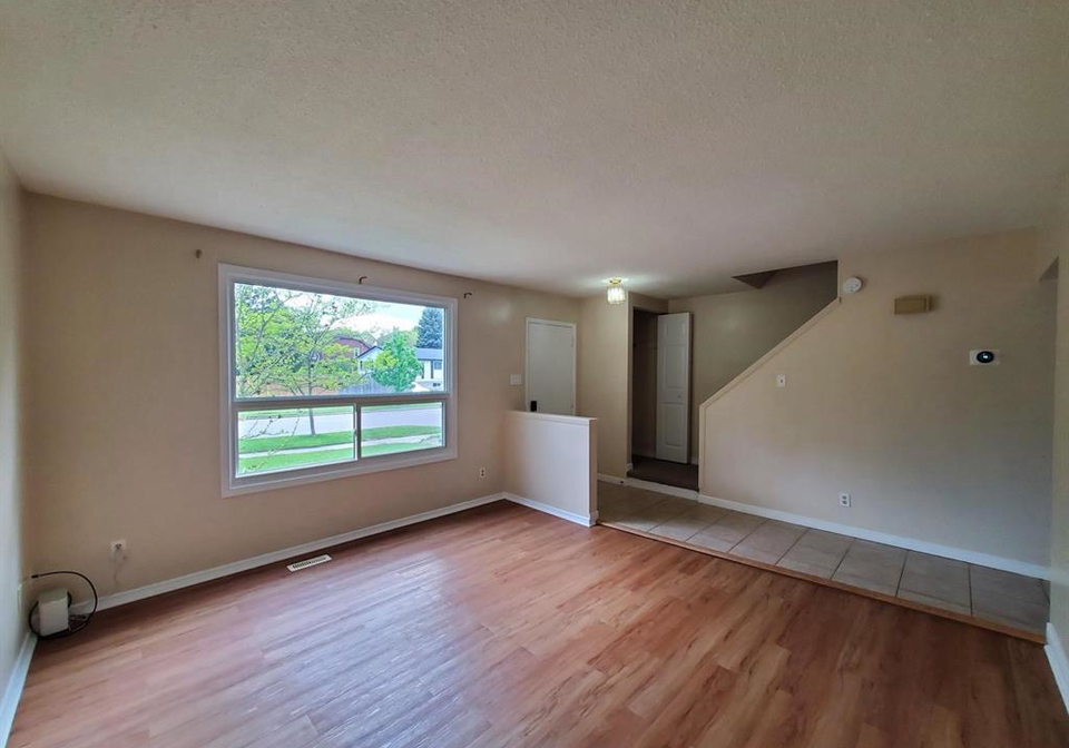 114-lillian-drive-waterloo-ontario-26024223