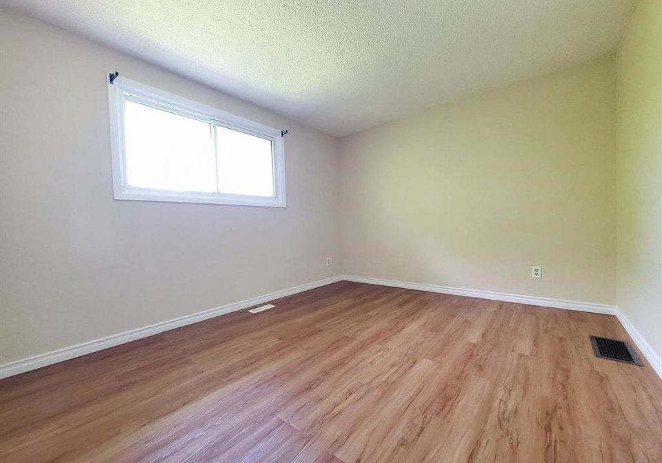 114-lillian-drive-waterloo-ontario-26024223