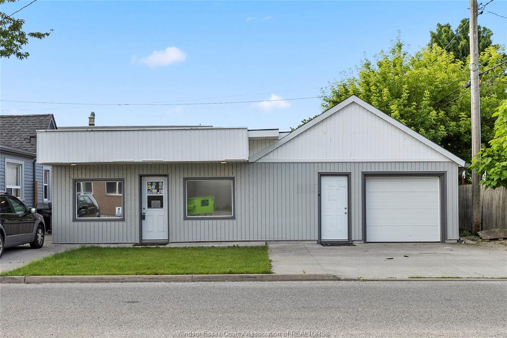 3603-walker-windsor-ontario-26024226