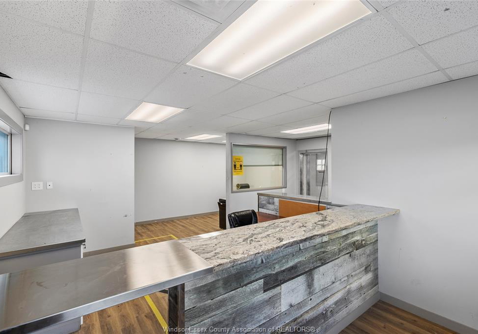 3603-walker-windsor-ontario-26024226