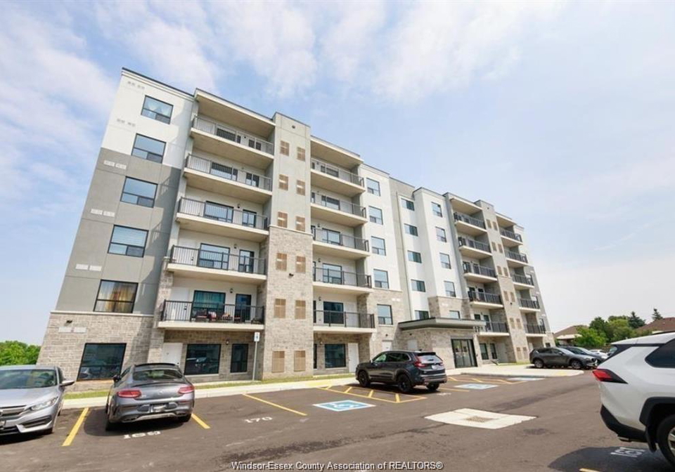 3290-stella-crescent-windsor-ontario-26024256