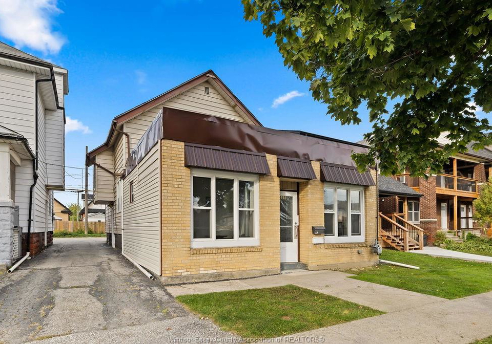 1537-howard-windsor-ontario-26024274