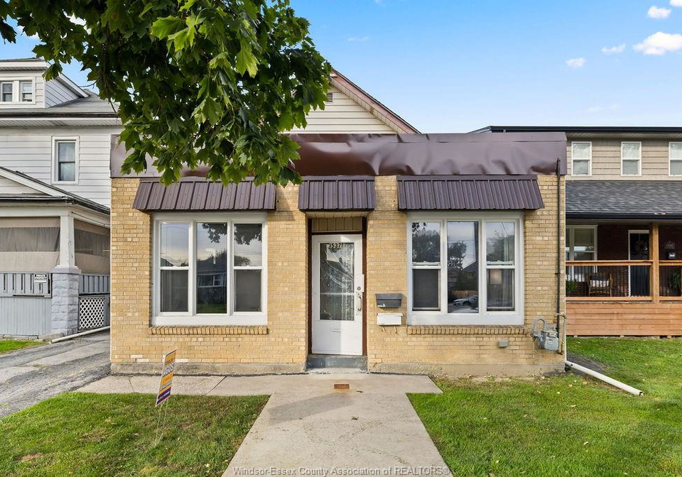 1537-howard-windsor-ontario-26024274