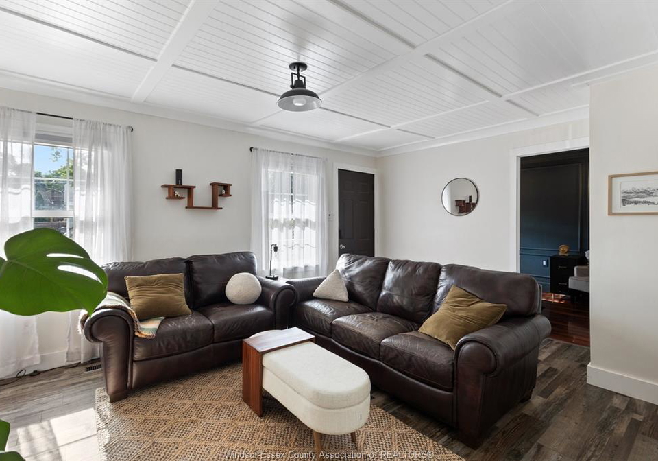 1734-westcott-windsor-ontario-26024279
