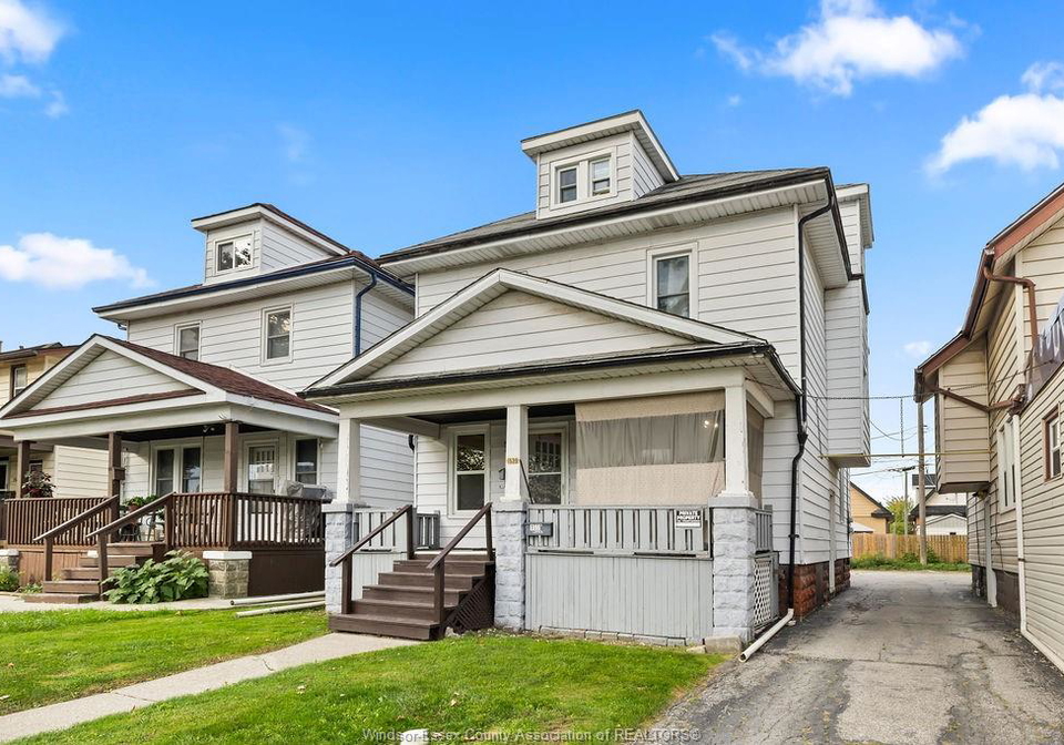 1539-howard-windsor-ontario-26024280