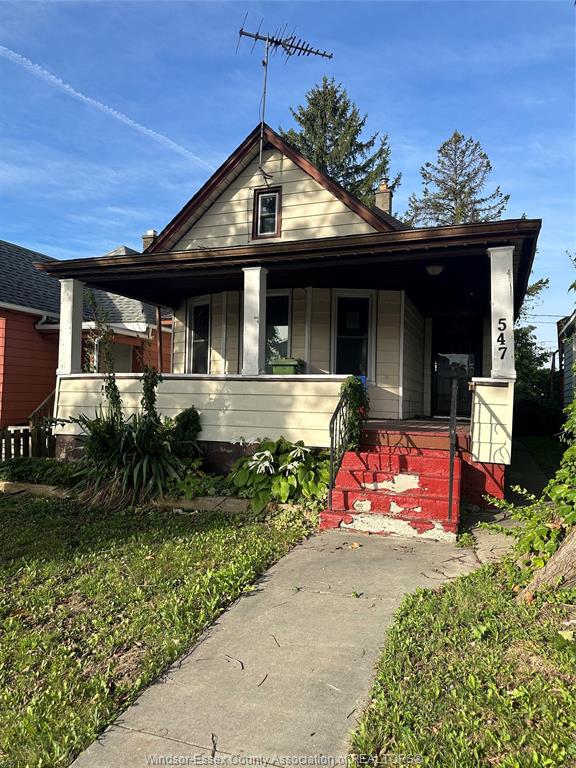 547-pierre-avenue-windsor-ontario-26024305