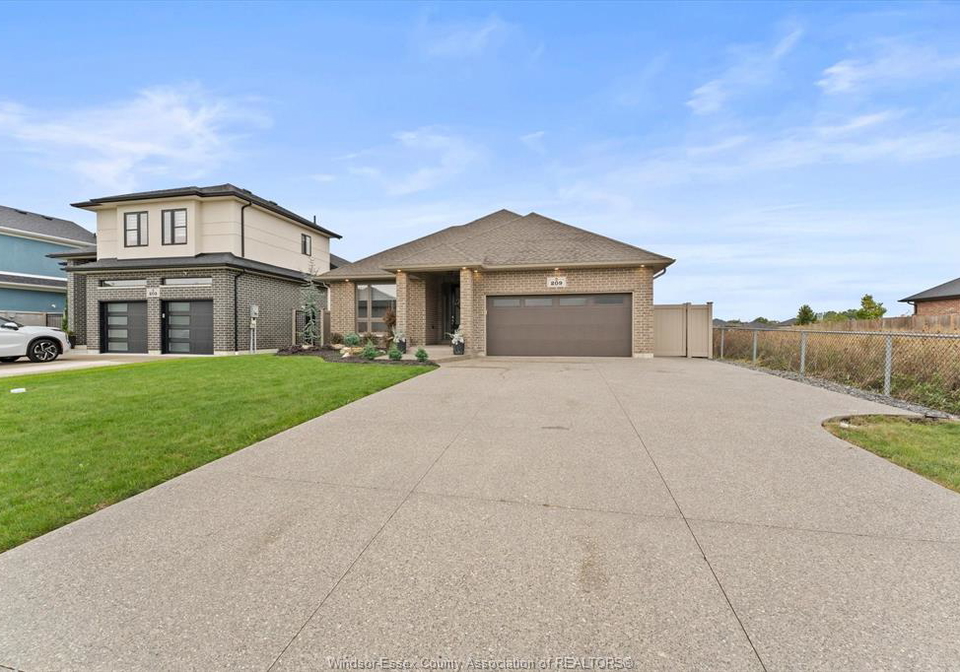 209-mullen-crescent-amherstburg-ontario-26024317