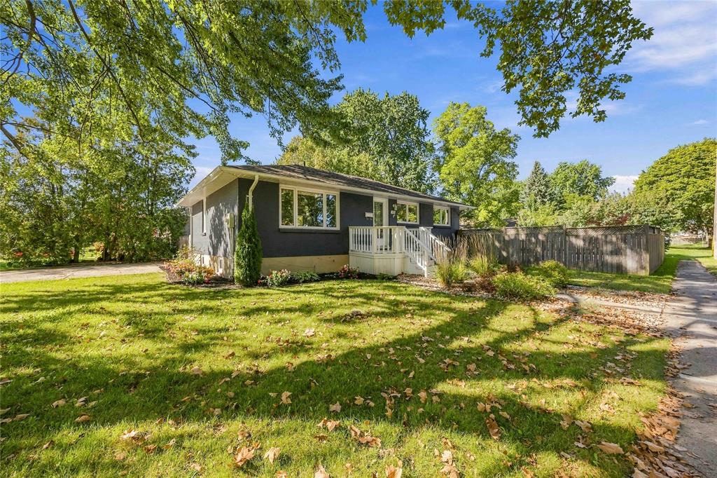 957-kensington-boulevard-sarnia-ontario-26024332