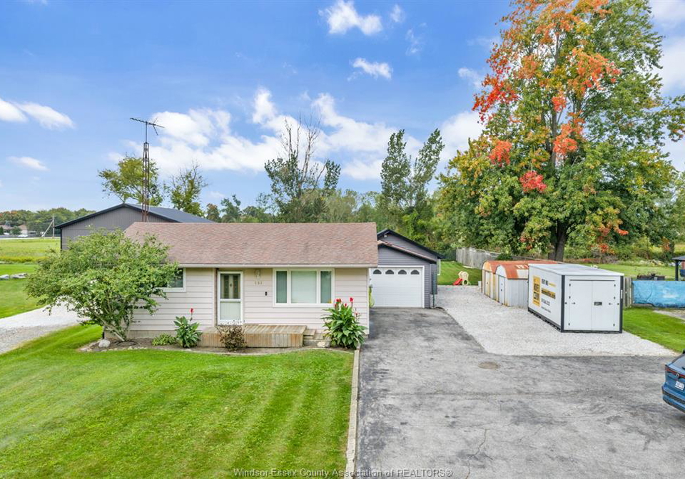 151-alexander-lakeshore-ontario-26024347