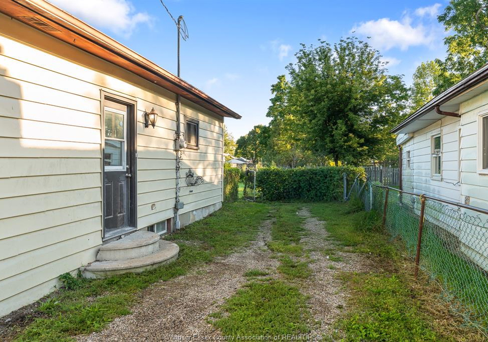 202-sandys-street-chatham-ontario-26024354