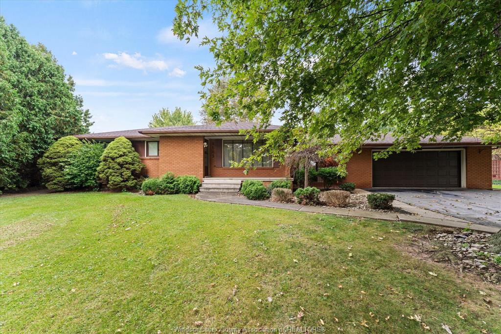 8605-snake-lane-lasalle-ontario-26024356